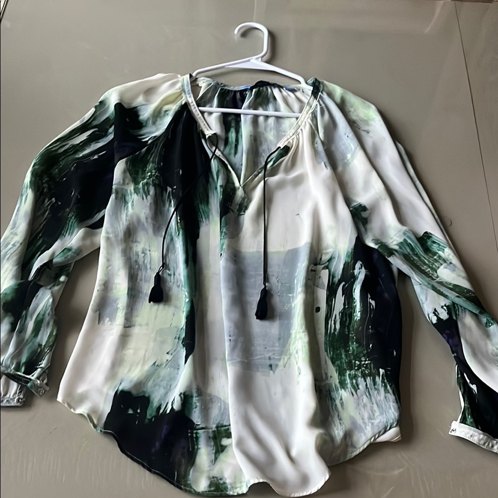 Simply Vera Vera Wang Chic Green and Black Abstract Blouse